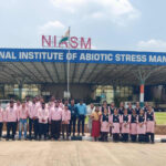 The fourth-year students of Shriram horticulture college paniv visited NIASM, Baramati for an educational excursion.